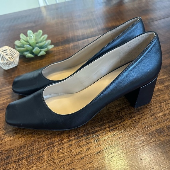 Naturalizer | “KARINA” Square Toe Block Heel Leather Pump - Picture 4 of 8